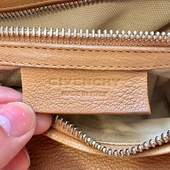 Givenchy Pandora - MEDIUM - Picture 7 of 13